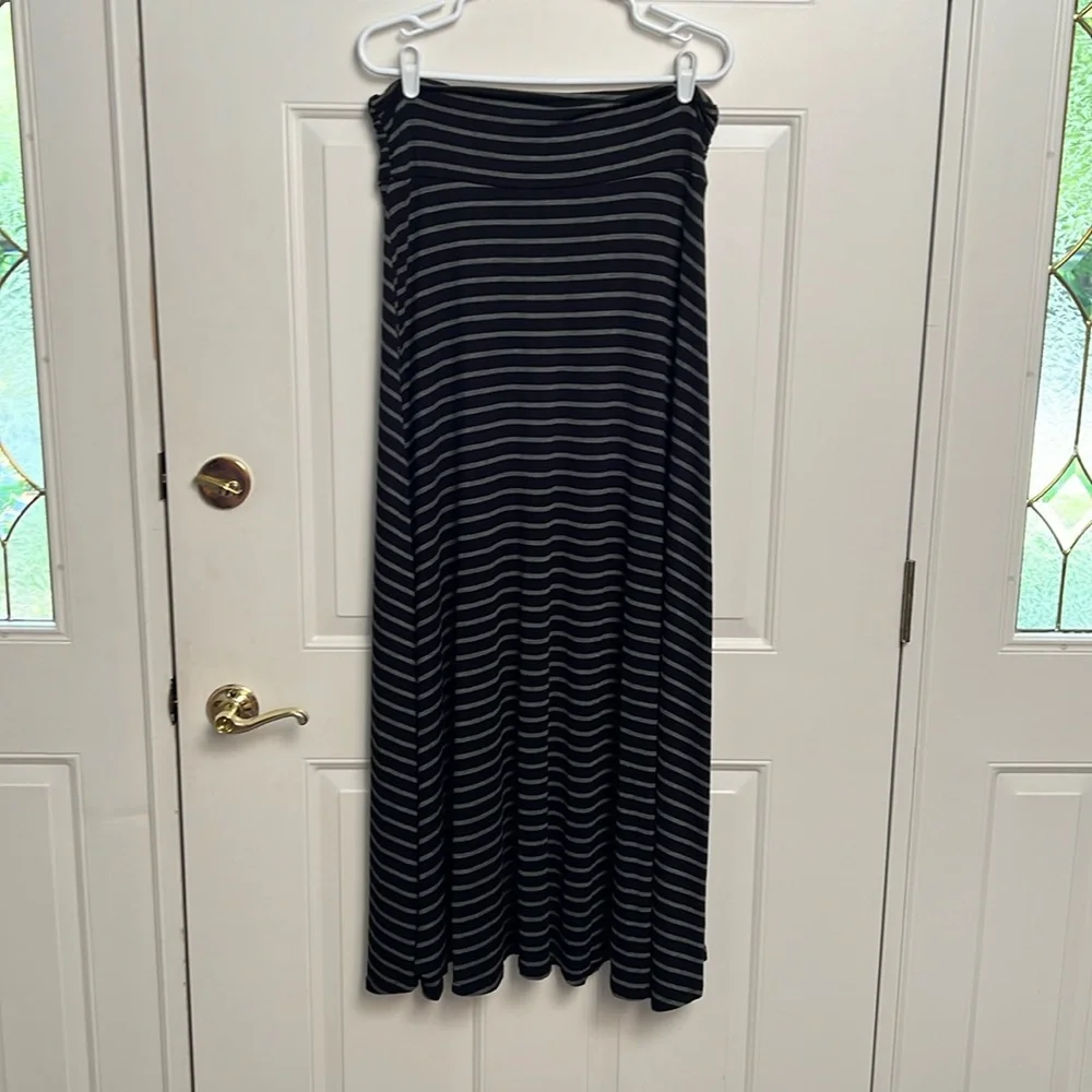 Leggings Queen Black and Gray Striped Maxi Skirt.  XL